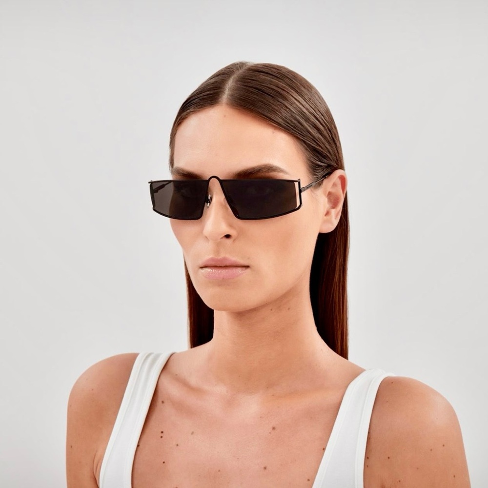 Saint Laurent unisex Black cutout sides, no scratches new in case. - Picture 3 of 13